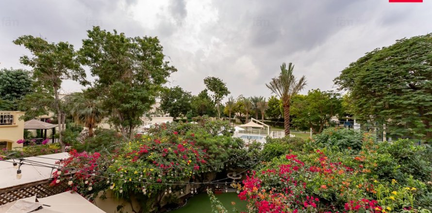 Řadový dům v Dubai, SAE 3 ložnice, 254.4 m² Č.: 696796
