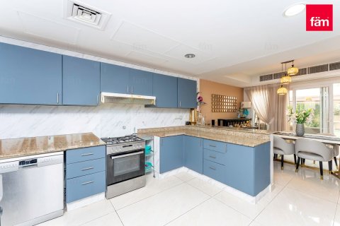 Řadový dům v Dubai, SAE 3 ložnice, 254.4 m² Č.: 696796 - fotografie 7