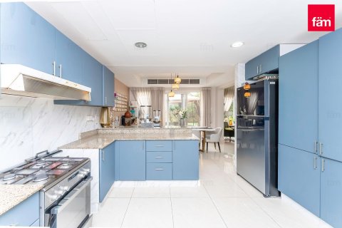 Řadový dům v Dubai, SAE 3 ložnice, 254.4 m² Č.: 696796 - fotografie 8