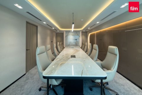 Bureau à louer à Dubai, EAU 768.9 m2 № 738982 - photo 3
