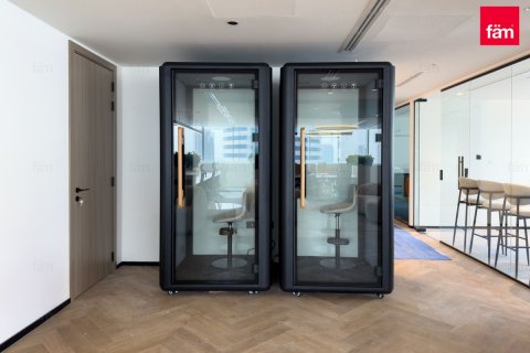 Bureau à louer à Dubai, EAU 768.9 m2 № 738982 - photo 21