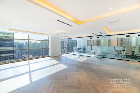 Barsha Heights (Tecom), Dubai, UAE의 임대용 사무실 161제곱미터 번호 652580 - 사진 1