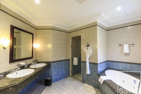 וילה להשכרה ב Palm Jumeirah, Dubai, איחוד האמירויות  4 חדרי שינה, 622 מ"ר, מספר 681086 - תמונה 13