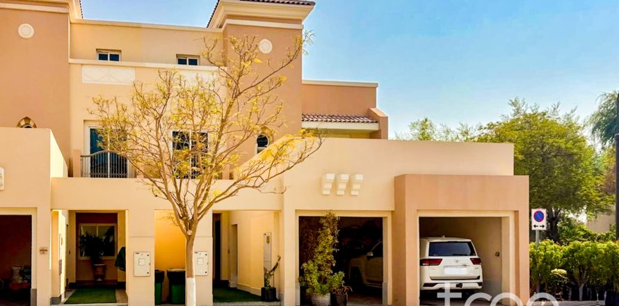 Huvila Dubai Sports City, Dubai, Arabiemiraatit 4 makuuhuonetta, 233.19 m2 № 761319