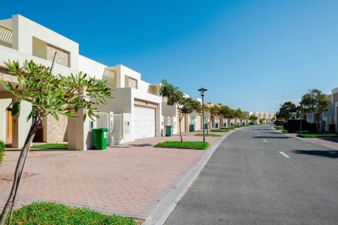 Вилла Mina Al Arab, Рас-эль-Хайма, БАӘ-да 3 жатын бөлмелер, 351 м² № 656467 - фото 1