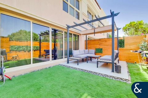 Таунхаус в Джумейра Гольф Эстейтс, Дубай, ОАЕ 2 спальні, 138м2 № 685177