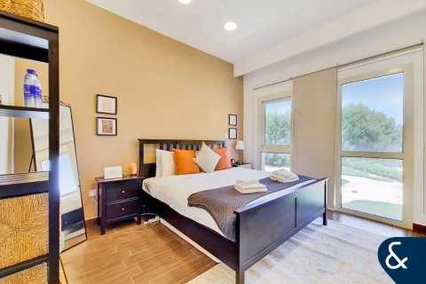 Kuća u nizu u Jumeirah Golf Estates, Dubai, UAE 2 spavaćih soba, 138 m2 Br. 685177 - fotografija 8