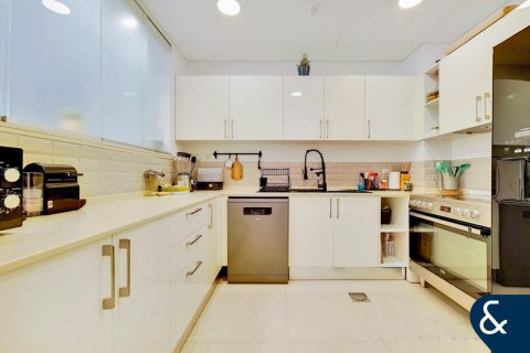 Kuća u nizu u Jumeirah Golf Estates, Dubai, UAE 2 spavaćih soba, 138 m2 Br. 685177 - fotografija 5