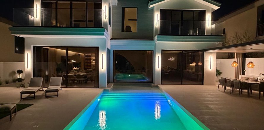 Dubai, BAE’de villa 5 yatak odası, 735.1 m&sup2; No 695273