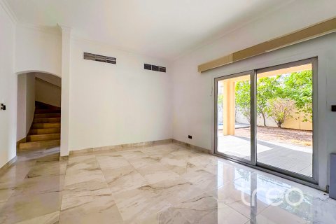 Vilă de închiriat în Meadows, Dubai, EAU 4 dormitoare, 320.24 mp.  №733479 - poză 3