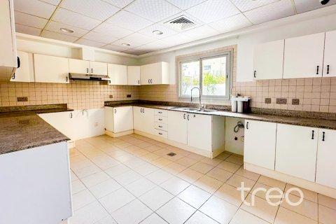 Vilă de închiriat în Meadows, Dubai, EAU 4 dormitoare, 320.24 mp.  №733479 - poză 7