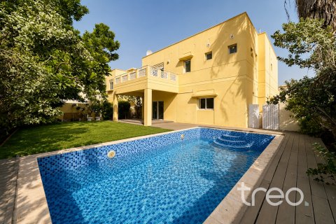 Vila u Meadows, Dubai, UAE 320.24 m2, 4 spavaćih soba Br. 733479