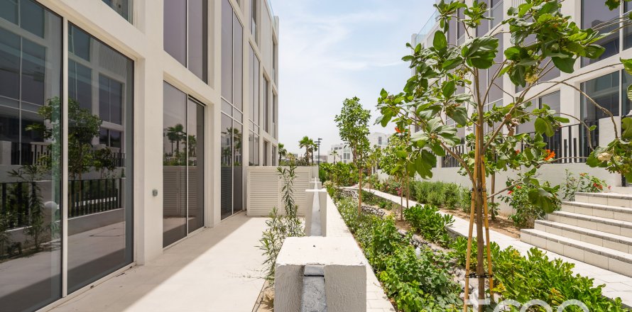 Maison de ville à Al Barari, Dubai, EAU: 4 chambres, 459.22 m2 № 733474