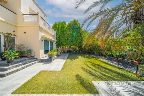 Vila v The Lakes, Dubai, SAE 5 spální, 353 m2 č. 737891 - Fotografia 19
