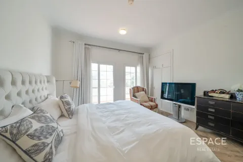Vila v The Lakes, Dubai, SAE 5 spální, 353 m2 č. 737891 - Fotografia 11