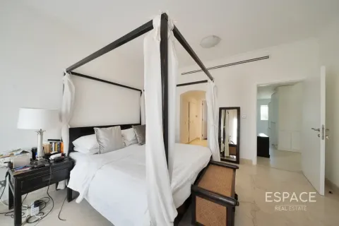 Vila v The Lakes, Dubai, SAE 5 spální, 353 m2 č. 737891 - Fotografia 8