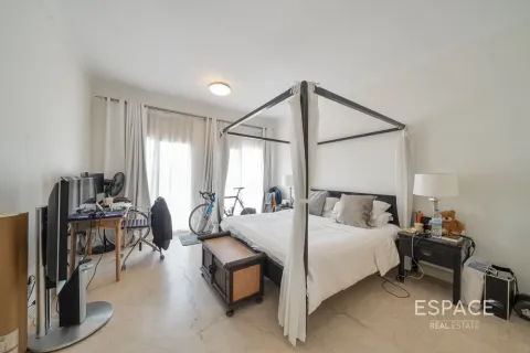Vila v The Lakes, Dubai, SAE 5 spální, 353 m2 č. 737891 - Fotografia 6