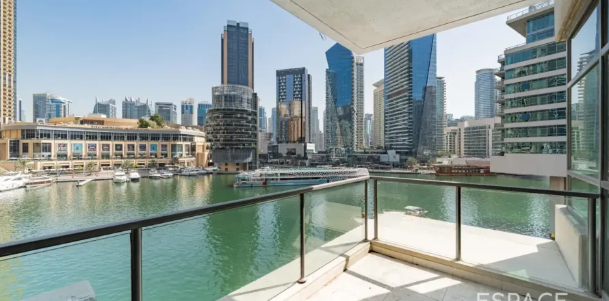 Apartamento en Dubai Marina, Dubai, EAU 3 dormitorios, 181 m² № 738434
