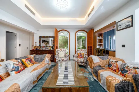 Villa til salg i Arabian Ranches, Dubai, UAE 3 soveværelser, 269 kvm № 737889 - foto 2