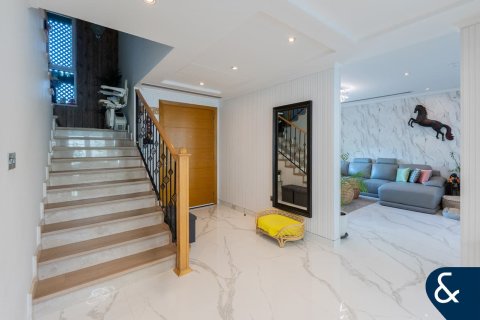 Vila di Jumeirah Park, Dubai, UEA 3 kamar tidur, 507 m2 nomor 671219 - foto 7