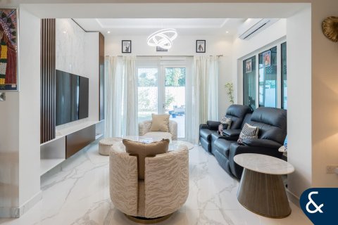 Vila di Jumeirah Park, Dubai, UEA 3 kamar tidur, 507 m2 nomor 671219 - foto 8