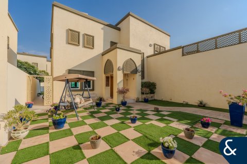 Vila di Jumeirah Park, Dubai, UEA 3 kamar tidur, 507 m2 nomor 671219 - foto 6