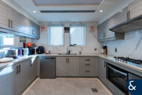 Vila di Jumeirah Park, Dubai, UEA 3 kamar tidur, 507 m2 nomor 671219 - foto 11