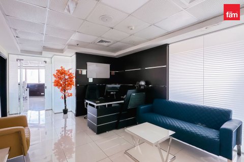 Üürile anda kontor asukohaga Dubai, AÜE: 143.6 m² Nr 634752 - pilt 1