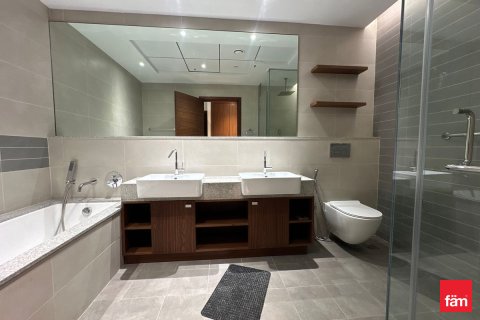 Apartmen di Al Kifaf, Dubai, UAE 2 bilik tidur, 177.8 meter persegi № 661484 - foto 15