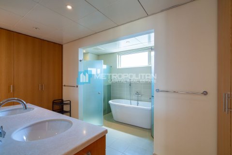 Villa till försäljning i Al Raha Gardens, Abu Dhabi, UAE 4 sovrum, 399.6 kvm Nr. 678792 - fotografi 21