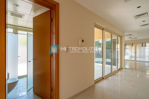 Villa till försäljning i Al Raha Gardens, Abu Dhabi, UAE 4 sovrum, 399.6 kvm Nr. 678792 - fotografi 9
