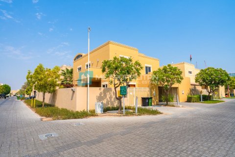 Villa till försäljning i Al Raha Gardens, Abu Dhabi, UAE 4 sovrum, 399.6 kvm Nr. 678792 - fotografi 1