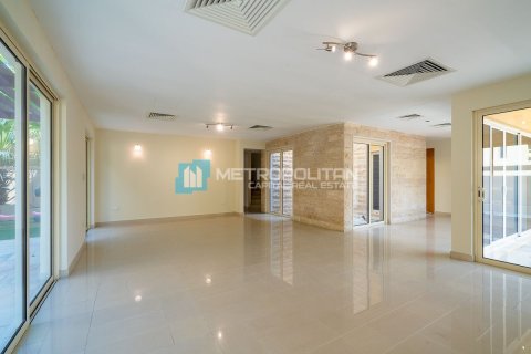 Villa till försäljning i Al Raha Gardens, Abu Dhabi, UAE 4 sovrum, 399.6 kvm Nr. 678792 - fotografi 3