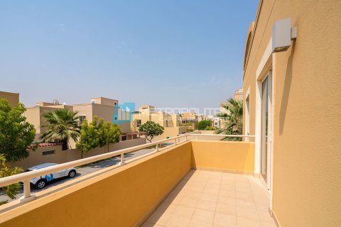 Villa till försäljning i Al Raha Gardens, Abu Dhabi, UAE 4 sovrum, 399.6 kvm Nr. 678792 - fotografi 26