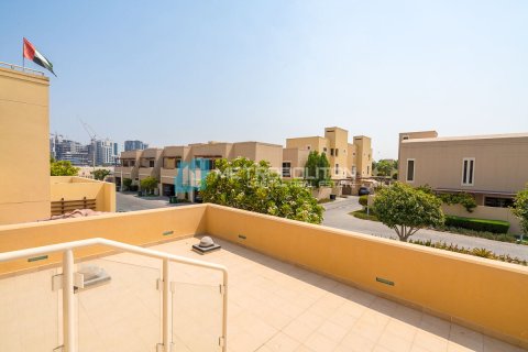 Villa till försäljning i Al Raha Gardens, Abu Dhabi, UAE 4 sovrum, 399.6 kvm Nr. 678792 - fotografi 22