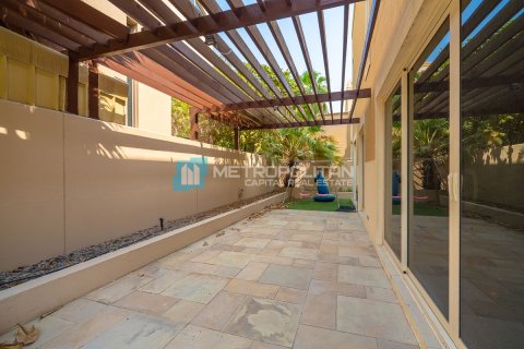 Villa till försäljning i Al Raha Gardens, Abu Dhabi, UAE 4 sovrum, 399.6 kvm Nr. 678792 - fotografi 5