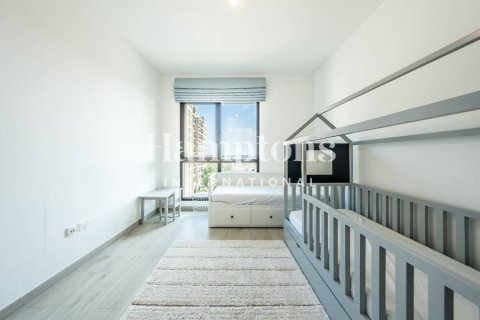 Apartment til leje i Umm Suqeim, Dubai, UAE 2 soveværelser, 134.24018985 kvm № 705438 - foto 17