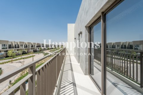 Villa en alquiler en Dubai South (Dubai World Central), Dubai, EAU 4 dormitorios, 219.43688600 m2 № 766415 - foto 20