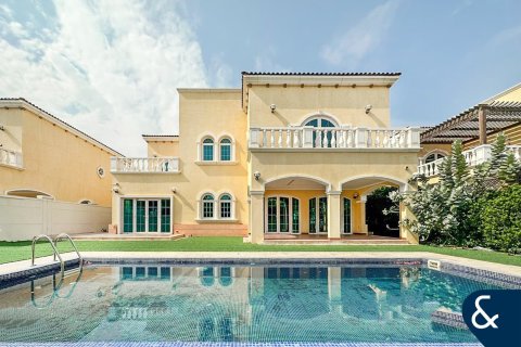 Villa en venta en Jumeirah Park, Dubai, EAU 5 dormitorios, 436 m2 № 667753 - foto 2