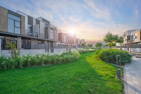 Mudon、Dubai、UAE にあるヴィラ販売中 4ベッドルーム、229 m2、No702136 - 写真 1