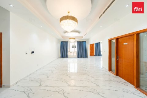 Villa til salg i Al Furjan, Dubai, UAE 6 soveværelser, 617 kvm № 718175 - foto 2
