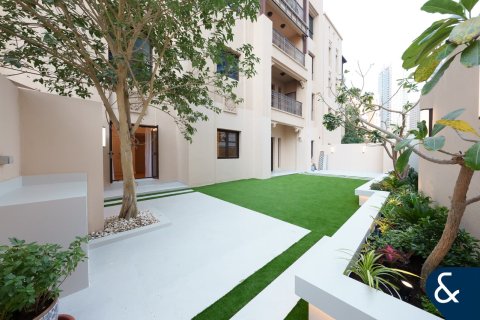 شقة للبيع في Old Town، دبي، الإمارات العربية المتحدة 2 غرفة نوم ، 232 متر مربع ، رقم 671512 - صورة 1