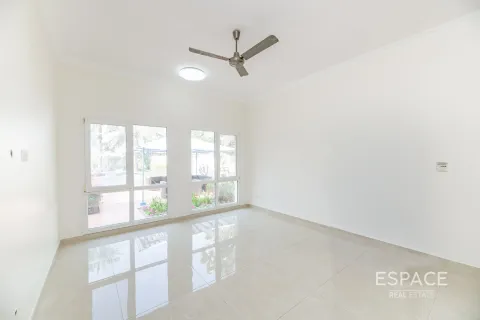 Villa Meadows, Dubaijā, AAE 4 istabas, 353 m2 Nr. 661214 - attēls 8