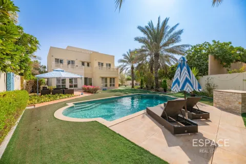 Villa Meadows, Dubaijā, AAE 4 istabas, 353 m2 Nr. 661214 - attēls 1