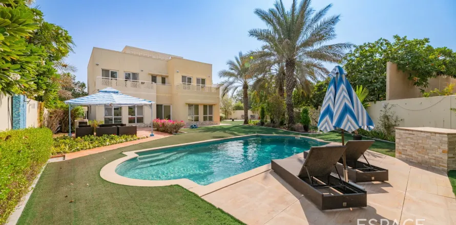 Villa Meadows, Dubaijā, AAE 4 istabas, 353 m2 Nr. 661214