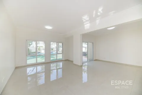 Villa Meadows, Dubaijā, AAE 4 istabas, 353 m2 Nr. 661214 - attēls 4