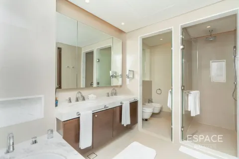 Apartment in Downtown Dubai (Downtown Burj Dubai), UAE 2 bedrooms, 140 sq.m. № 661210 - photo 13