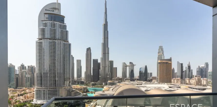 Apartment in Downtown Dubai (Downtown Burj Dubai), UAE 2 bedrooms, 140 sq.m. № 661210