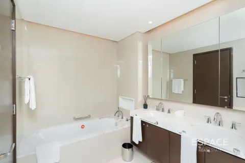 Apartment in Downtown Dubai (Downtown Burj Dubai), UAE 2 bedrooms, 140 sq.m. № 661210 - photo 14