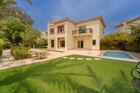 فيلا للبيع في Jumeirah Islands، دبي، الإمارات العربية المتحدة 4 غرفة نوم ، 345 متر مربع ، رقم 766181 - صورة 1